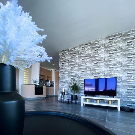 Highrise Horizon Penthouse Apartment Budapest Exterior photo
