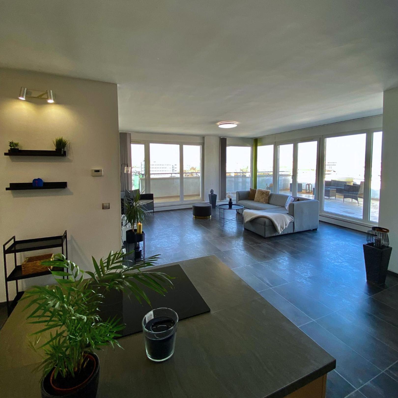 Highrise Horizon Penthouse Apartment Budapest Exterior photo